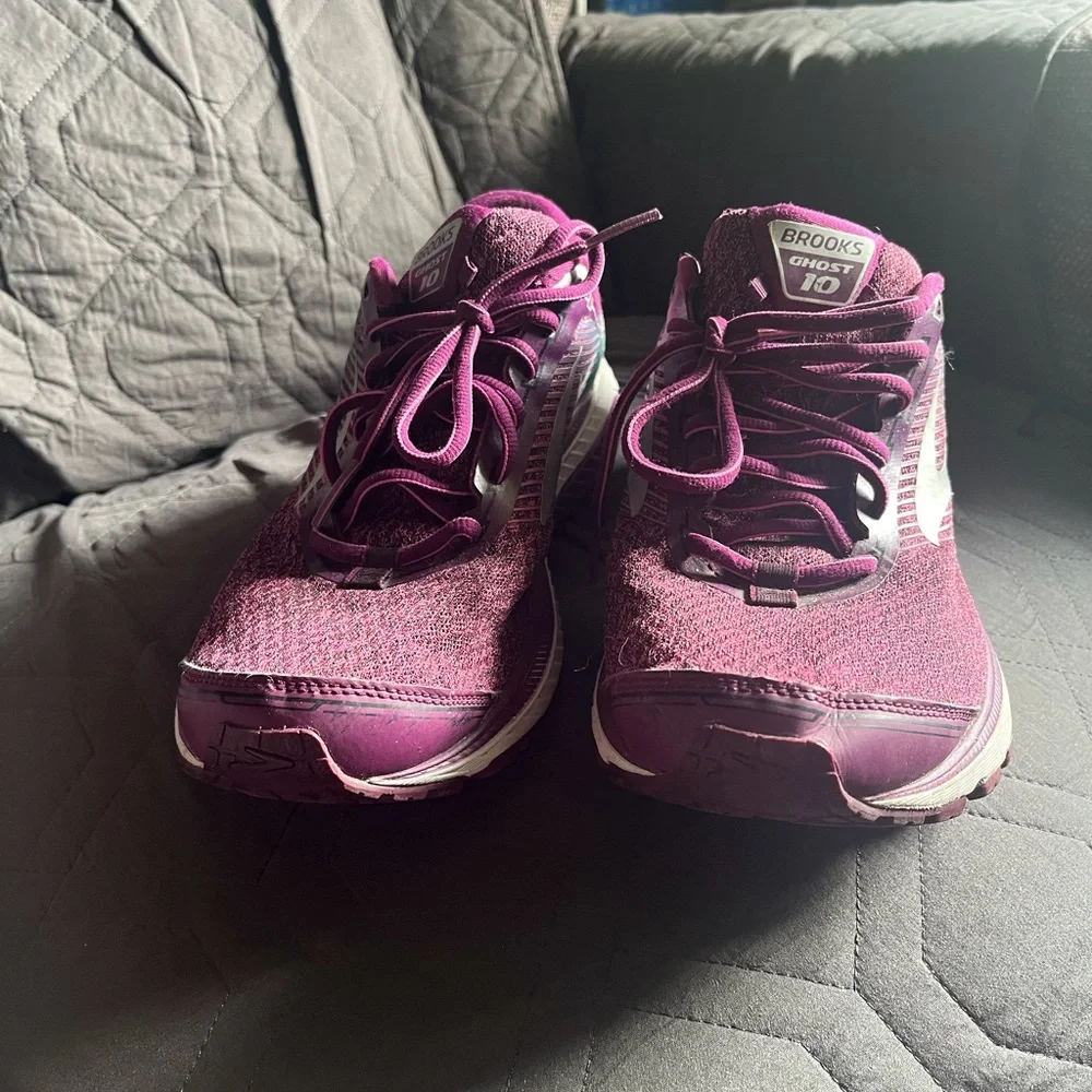 Brooks Women’s maroon Ghost 10 Sneakers
